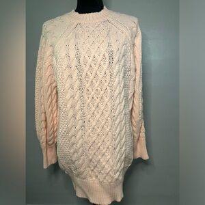 🌻Oversized Sweater. Very comfortable! Size Small. Make an offer.🌻